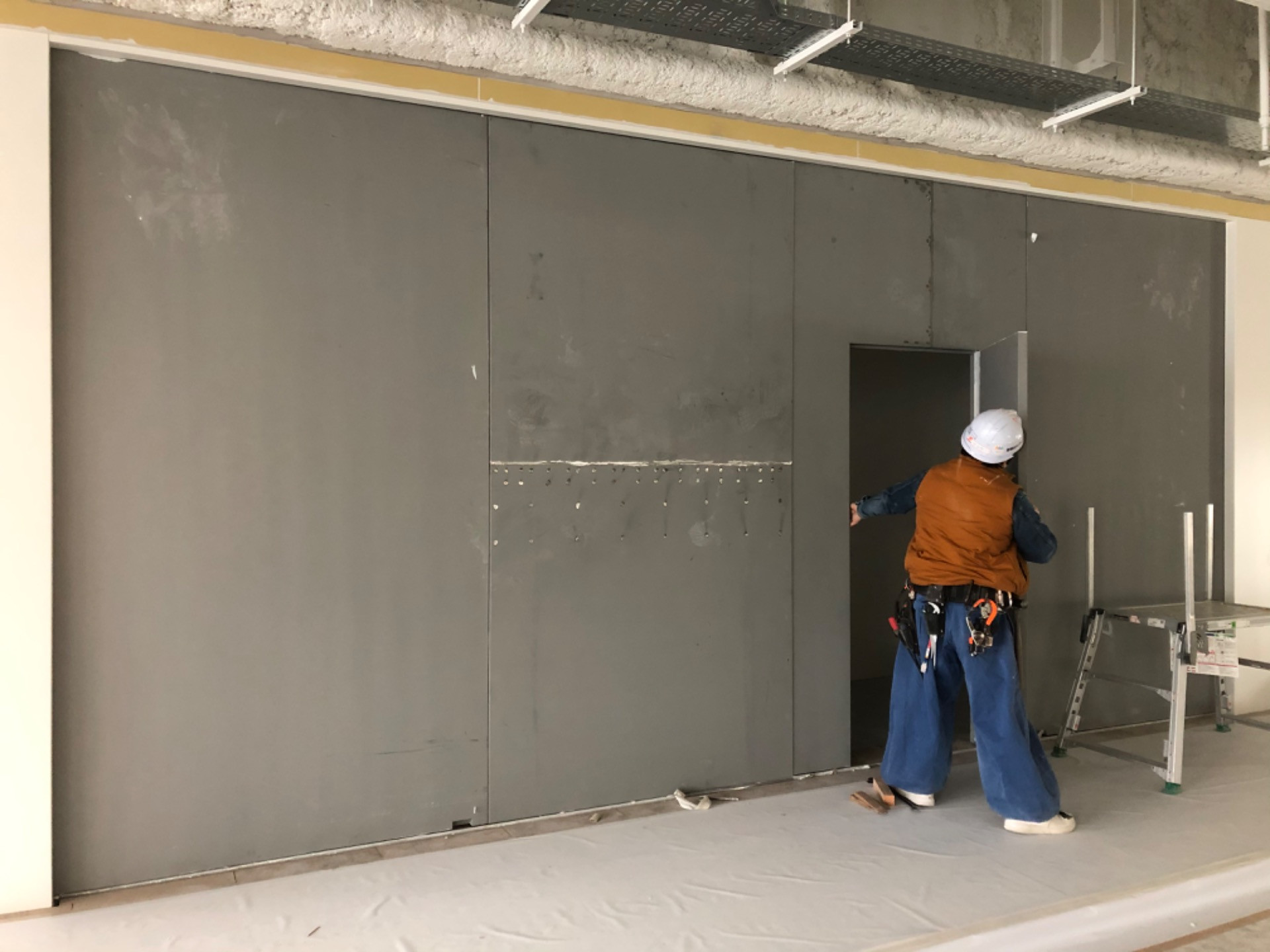 荷揚げ・サッシ、シャッターの求人を大阪と広島でお探しなら｜アキレス