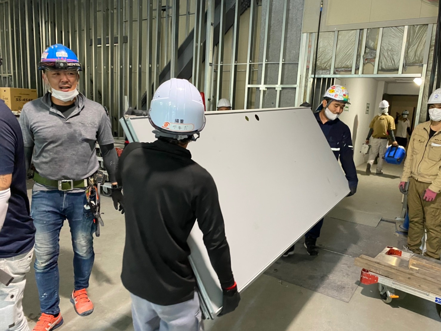 大阪・関西、荷揚げ手に職。求人アキレス。